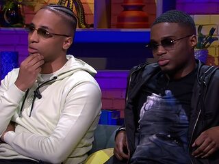 Broederliefde en Bilal Wahib in de 'Kalvijn Show' over hun succesvolle carrière