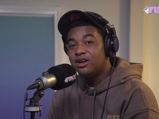 Dior performt nieuwe tune 'Favorite Youth' tijdens Future-sessie bij FunX Talent