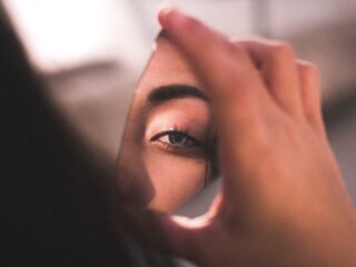 Wanneer een negatief zelfbeeld je leven beheerst: "Complimentjes hebben geen zin"