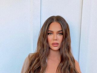 Khloé Kardashian doet er alles aan om onbewerkte bikinifoto offline te halen