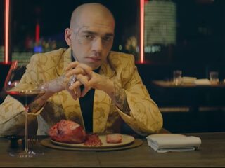 Rapper Ezhel de DiXte met Turkse track 'Sakatat'