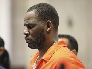 Celstraf van minimaal 25 jaar geëist tegen R. Kelly