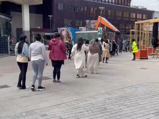 Heropening winkels zorgt voor extreem lange rijen bij o.a. IKEA en Primark