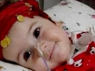 BN'ers vragen aandacht voor jong meisje met zeldzame spierziekte