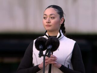 Veel lof voor spoken word van Amara (19) op de Dam: "Ik ben dankbaar"