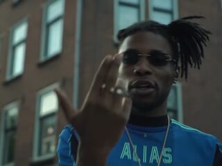 Sevn Alias dropt videoclip voor gloednieuwe track 'Kenan & Kel'