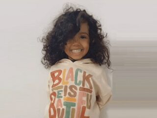 De 2-jarige Kashe heeft IQ van 146, hoort tot de slimste 2% van de bevolking