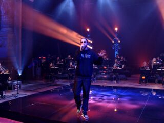 Het 101Barz-concert met het Metropole Orkest nog niet gezien? Doe dat dan snel!