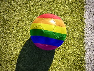 Eredivisie-voetballer vertelt waarom hij niet openlijk uit de kast komt