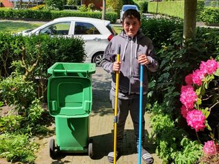 Tuinman Ilyas (12) heeft zijn eigen onderneming: ''Ik wil anderen helpen''