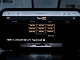34 vrouwen klagen Pornhub aan vanwege video's met seksueel misbruik