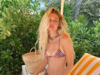 Gigi Hadid en dochter Khai vieren vakantie in de Efteling