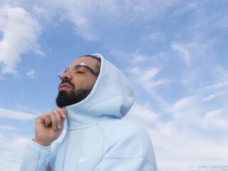 Drake brengt als eerste rapper ooit een Nike Tech pak uit