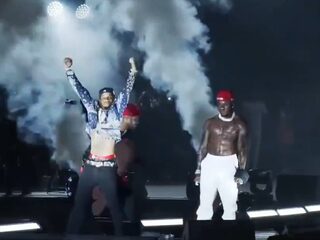 DaBaby haalt Tory Lanez op het podium vlak na optreden met Megan Thee Stallion