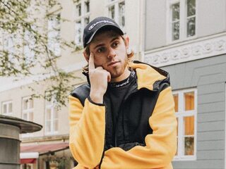 Deense YouTuber overlijdt na poging om zichzelf te filmen op klifrand