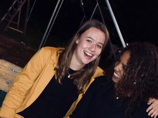 Meya (22) en Diede (21): "We zijn tegenpolen, maar kunnen veel van elkaar leren"