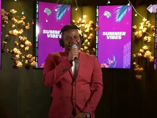 Poke assisteert Architrackz met juryoordeel in halve finale FunX Talent: Summer Vibes