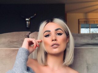 Maud (25) genas van borstkanker en is nu finaliste Miss Nederland