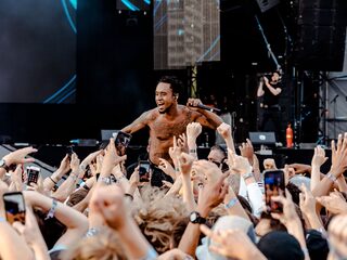 Festivalbranche organiseert protestmars, verbazing over volle voetbalstadions