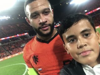 Stadionverbod van 5 jaar voor selfiemaker Amin (13)