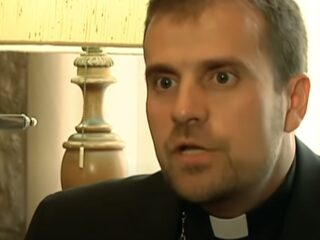 Spaanse bisschop neemt ontslag om liefde voor schrijfster van erotische romans