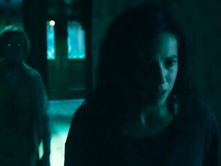 Het tekort aan woningen is enger dan ooit in horrorfilm 'No One Gets Out Alive'