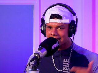 JORI spit vuur op persoonlijke track tijdens sessie