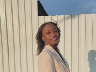 Shelly's (17) faalangst leidde tot een angststoornis: "Ik viel flauw op school"