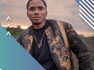 Djesco10 deelt levenslessen in zijn tracks: "Ik leg m'n ziel bloot"