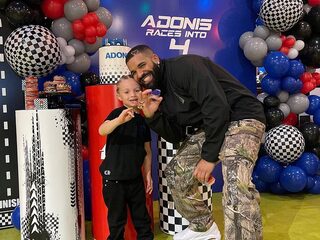 Drake viert vierde verjaardag van zoontje Adonis