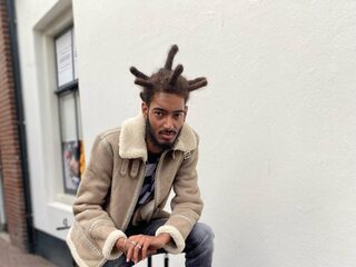 DØS raakte zichzelf kwijt door socialmediastress: "Muziek maken lukte niet meer"