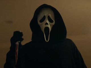 Ghostface lijkt moordlustiger dan ooit in eerste trailer 'Scream 5'