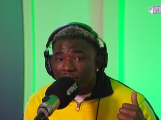 Dizo laat zich van zijn beste kant zien tijdens sessie bij Yous!