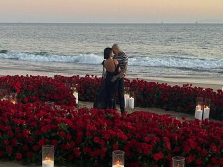 Kourtney Kardashian ten huwelijk gevraagd door Travis Barker