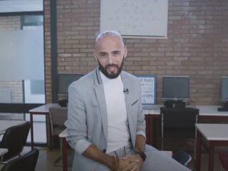 Stagediscriminatie komt nog te vaak voor, dat ziet ook docent Karim Amghar