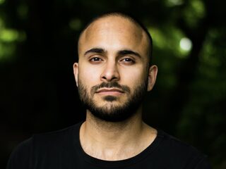 Rocher Koendjbiharie: "De acceptatie van LHBT+'ers is er alleen aan de oppervlakte"