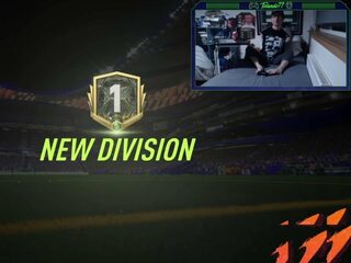 FIFA-speler met fysieke beperking haalt hoogste divisie door te spelen met zijn voeten