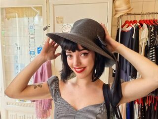 Hoe Lola (25) haar stalker in de val lokte