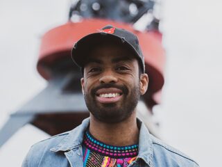 Koike (33): "Het idee om een kerstdiner te organiseren kwam voort uit boosheid en liefde"