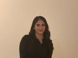 Aybuke (17) maakte docu over Oeigoeren voor school: "Nederland moet over hun situatie weten"