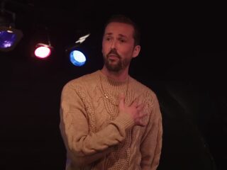 Big2 brengt ode aan zijn oma in 'Ali B op Volle Toeren'