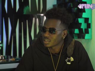 Knaller bij luistersessie 'Zonder Moeder Zonder Vader': "Ik ben nog steeds niet gelukkig"