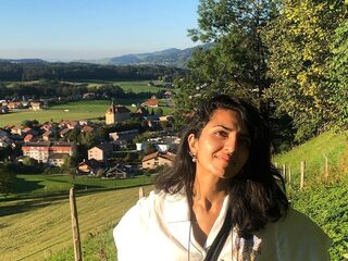 Nilab (29) start doneeractie om geterroriseerd Syrisch gezin te helpen