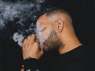 Waar Hefs nieuwe album 'Rook' is, is vuur