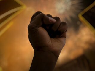 Deze indrukwekkende video over 2020 van een Zwitserse artiest gaat viral