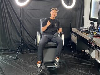 Kapper Jawad (26) wil dak- en thuislozen van een gratis knipbeurt voorzien