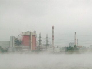 Rusland valt Oekraïense kerncentrale aan maar mist: reactoren niet beschadigd