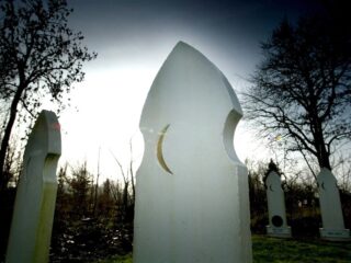 Saïd verloor zijn vader en kon de uitvaart niet betalen: "We moesten bedelen om geld"