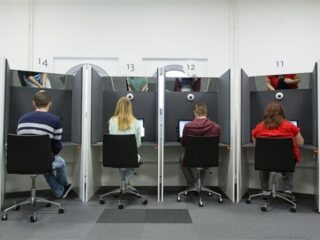 Het theorie-examen van het autorijbewijs gaat veranderen: dít moet je weten