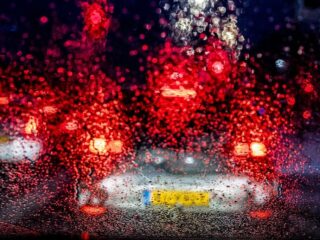 KNMI waarschuwt voor gladheid: vanaf einde middag code oranje in het hele land